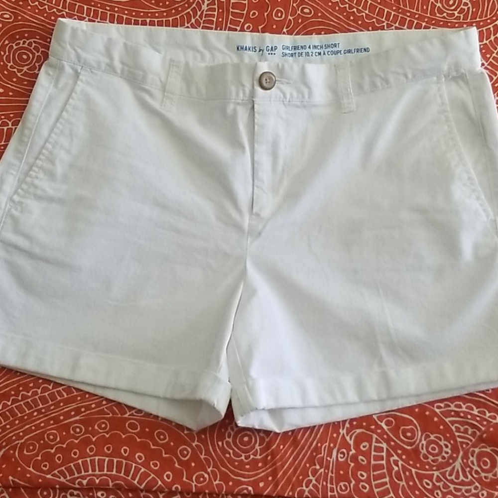 Womens Gap girlfriend fit 4" shorts, White, size 8, NEW!